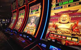 Layar permainan Monopoly Live di watitoto menampilkan papan interaktif dan taruhan pemain